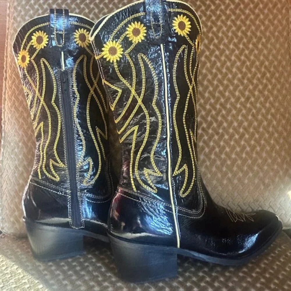 Urban Outfitters Daisy Embroidered Patent Leather Western Cowboy Boots - Picture 11 of 16